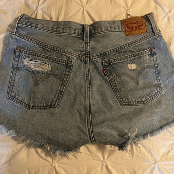 Sz 31 501 high waist Levi distressed short - Picture 2 of 2